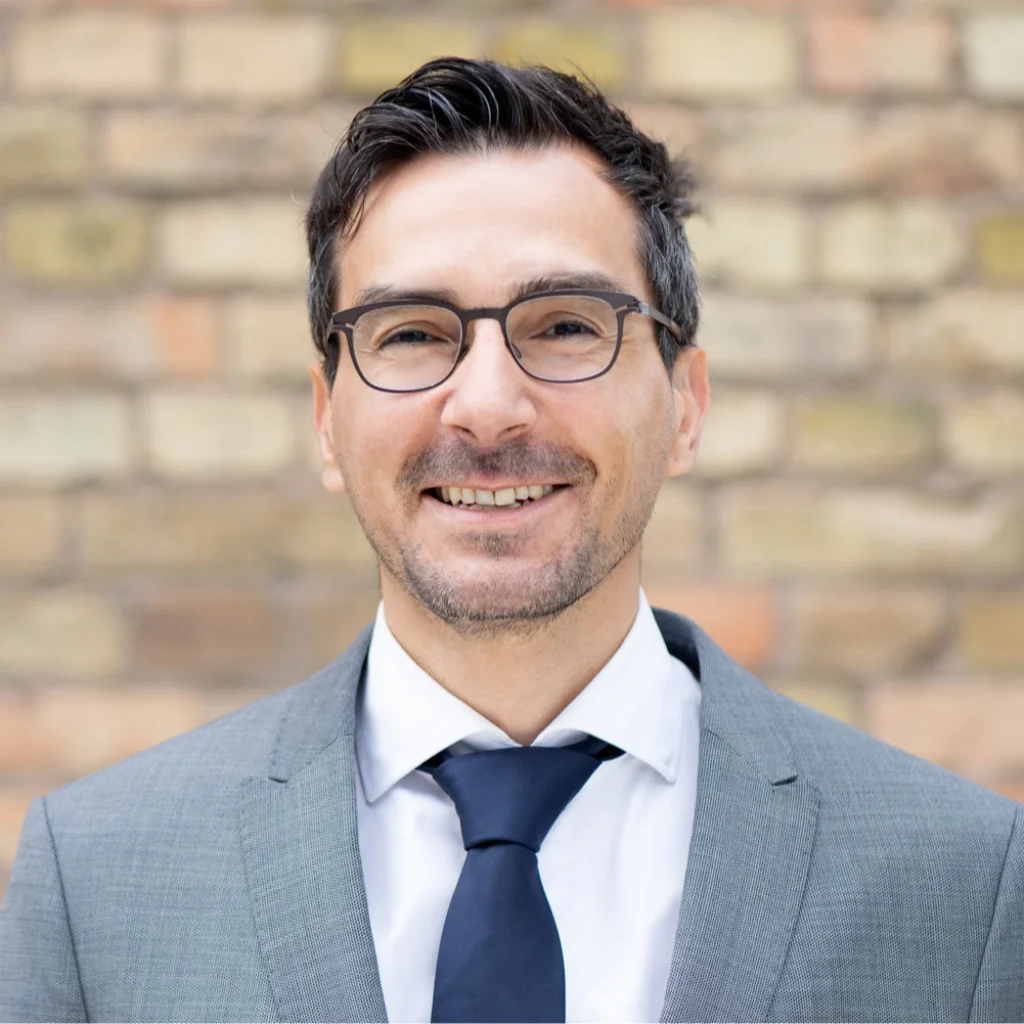 Aydin Nasseri, Geschäftsführer