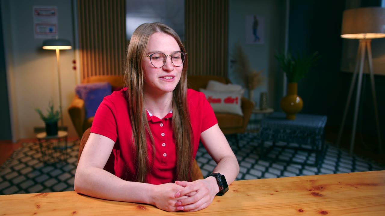 Video-Testimonial von Anna Lochner, Stabstelle Customer Centricity, BAUR Versand