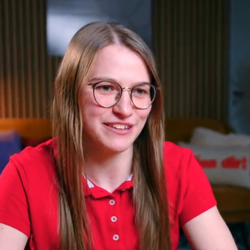 Video-Testimonial von Anna Lochner, Stabstelle Customer Centricity, BAUR Versand