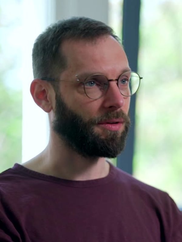 Video-Testimonial von Jari Trabert, Geschäftsführer Kommunikation und Fundraising, Armut und Gesundheit in Deutschland e.V.