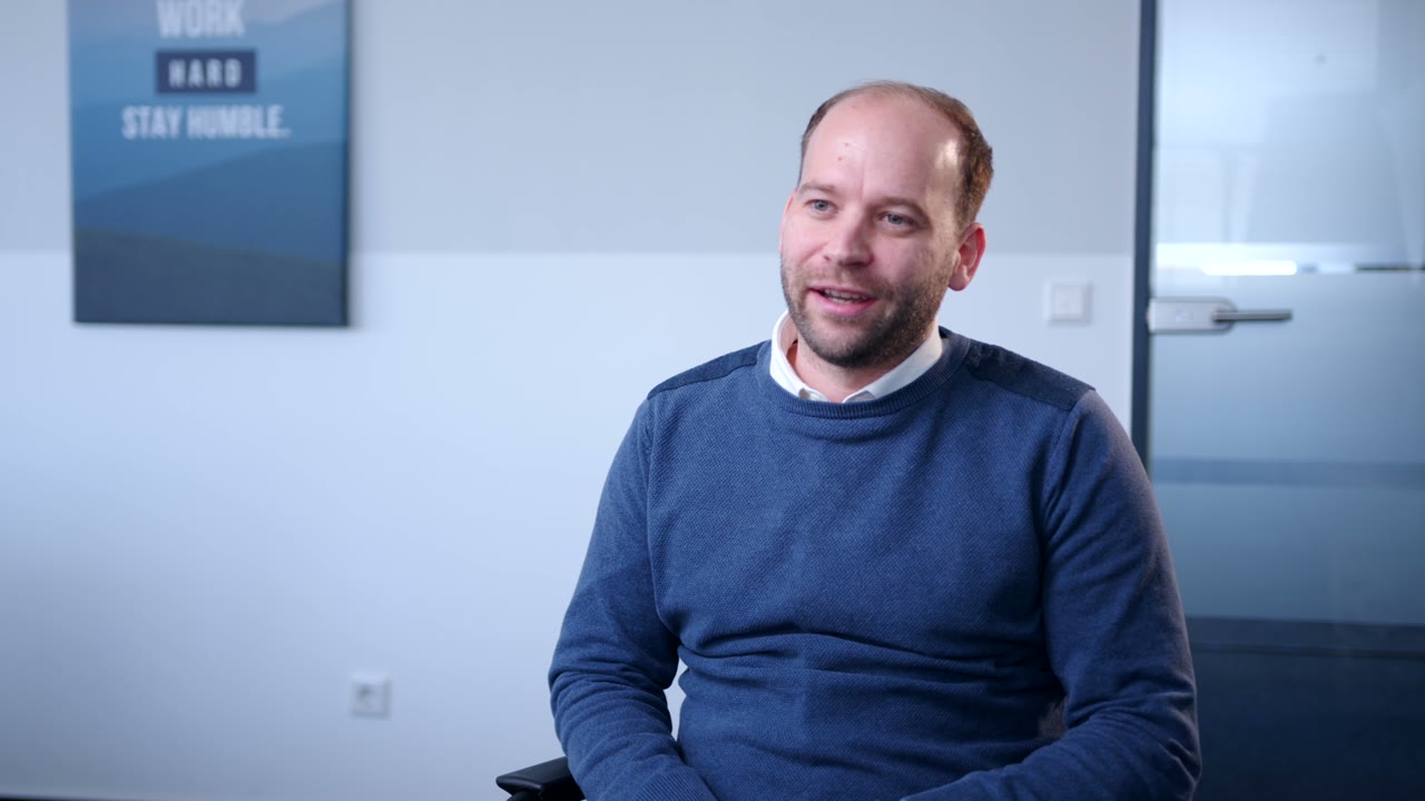 Video-Testimonial von Pascal Ilg, Head of Sales Ops, OMS Prüfservice